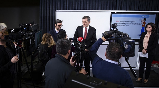 23 Mart’ta uzaktan eğitim kapsamında ilk dersi Milli Eğitim Bakanı Ziya Selçuk verecek.
