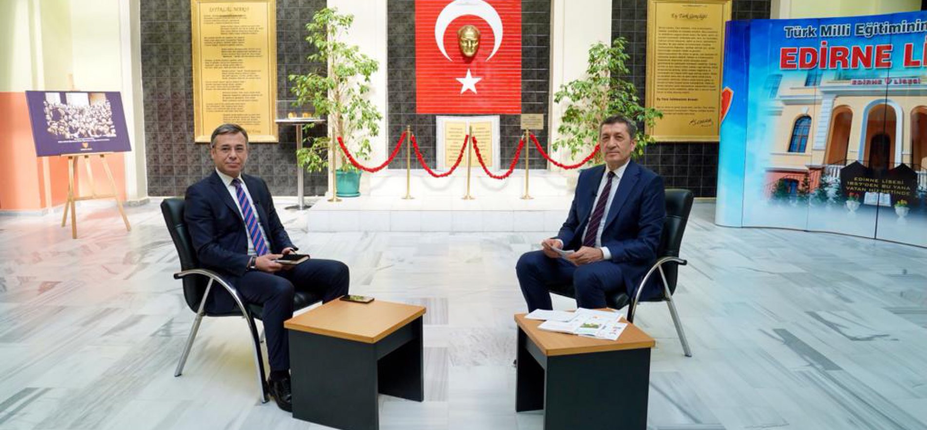 Bakan SELÇUK, Canlı Yayında Eğitim Gündemine İlişkin Soruları Yanıtladı