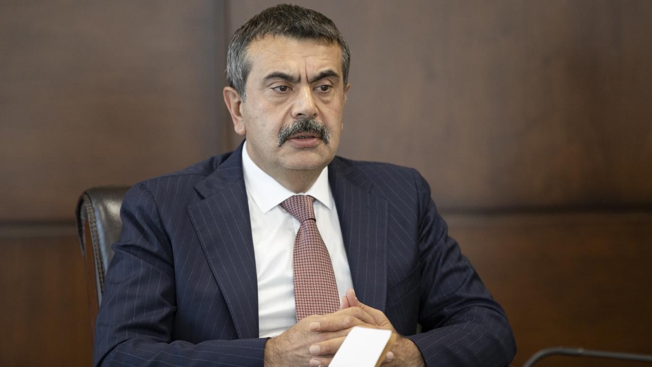 Üniversite Sınavında Sorulacak Soruların Tamamı, Bizim Size Dağıtımız Ders Kitaplarından Ve Müfredattan Çıkacak