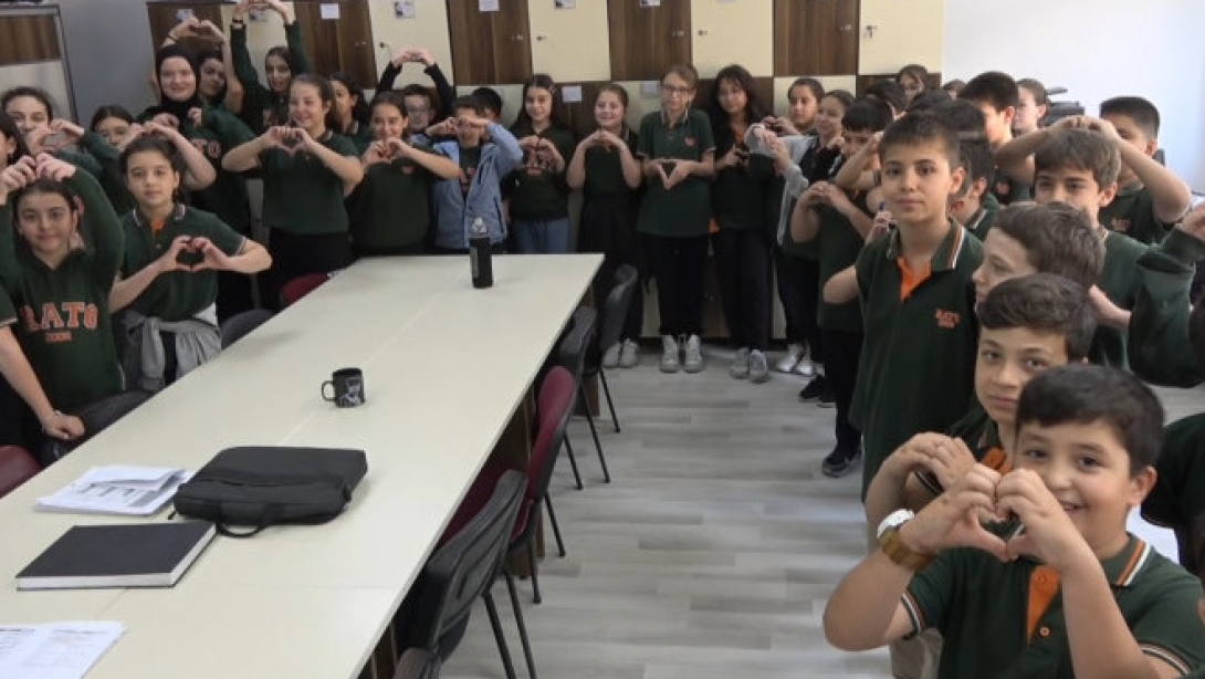 Öğrencilerin Mehmetçiğe Yazdığı Mektuplara Komutanlardan Gelen Cevaplar Duygulandırdı